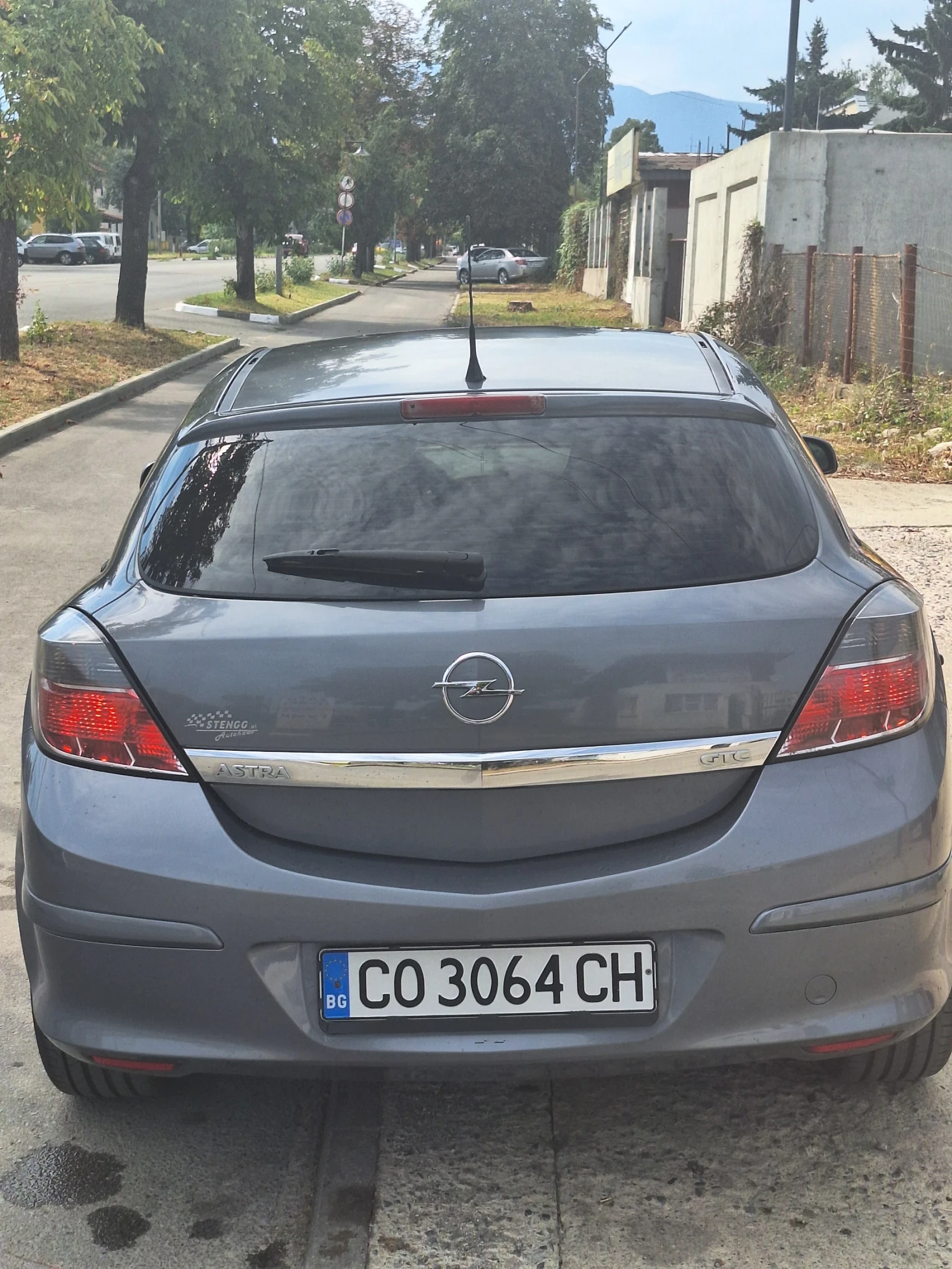 Opel Astra GTC - изображение 3