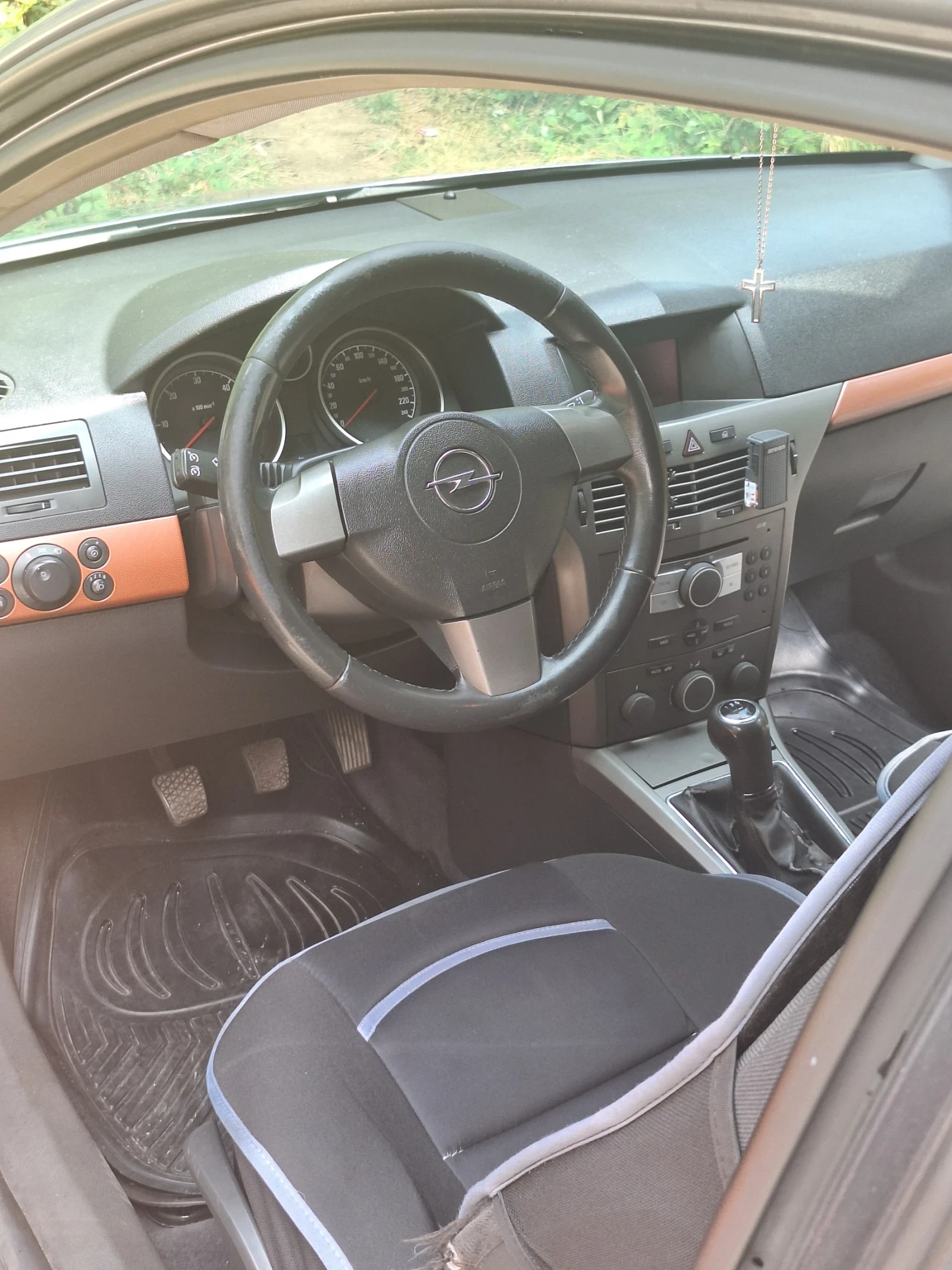 Opel Astra GTC - изображение 5