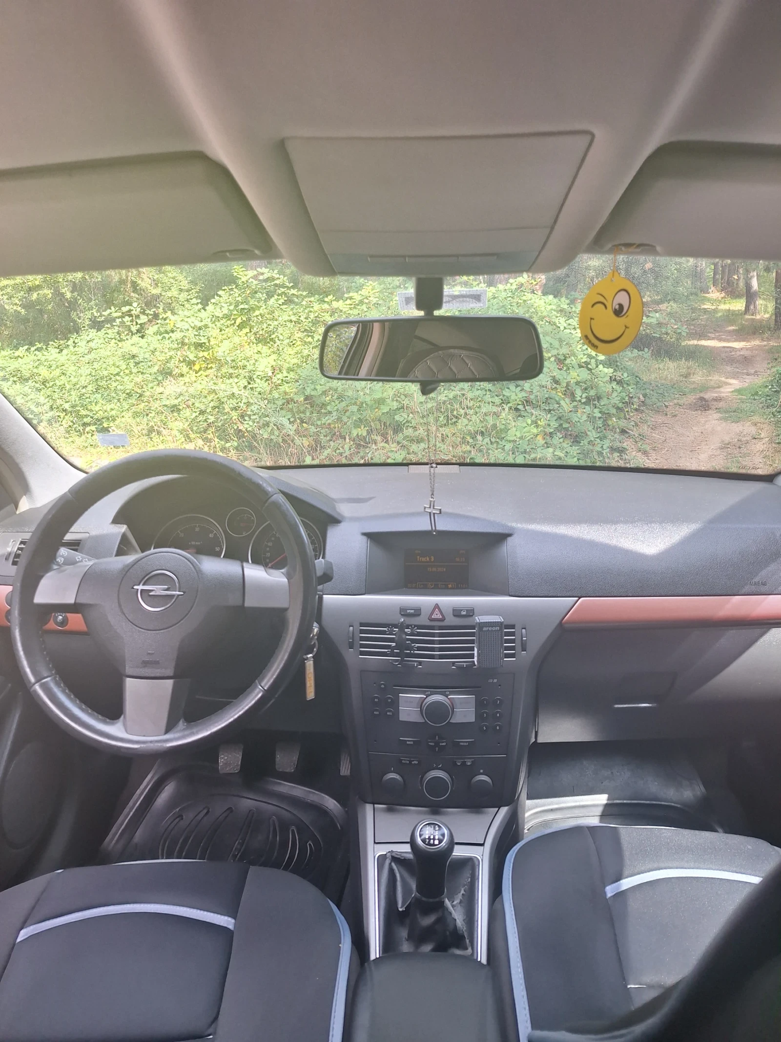 Opel Astra GTC - изображение 10