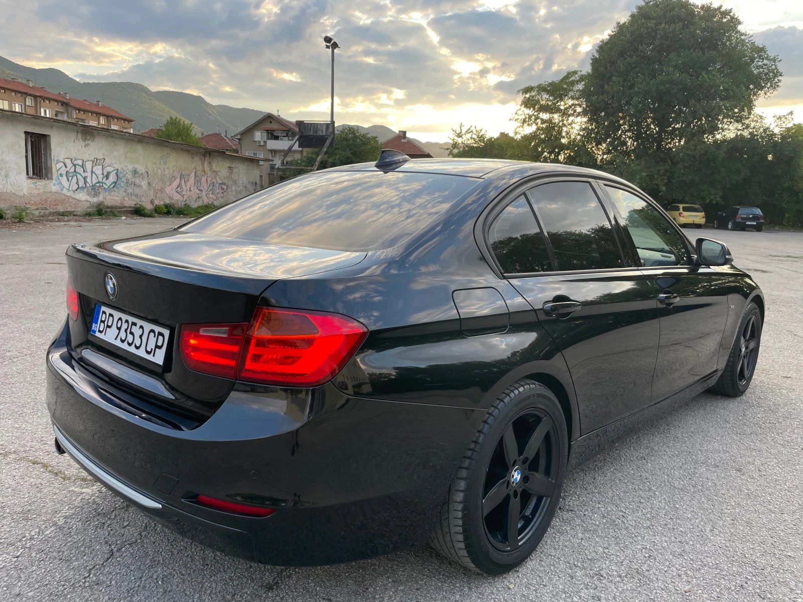 BMW 320 MODERN - изображение 4