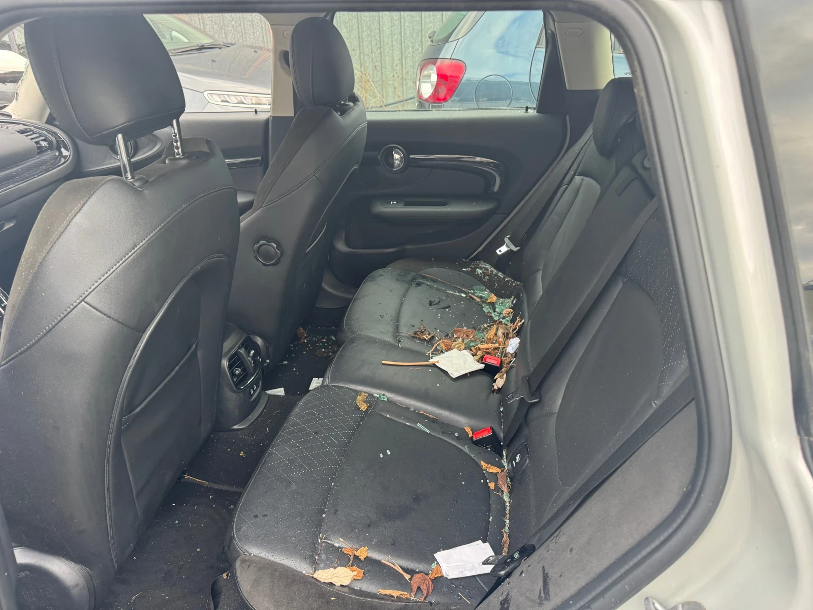 Mini Clubman 50.000 km  | Mobile.bg   15