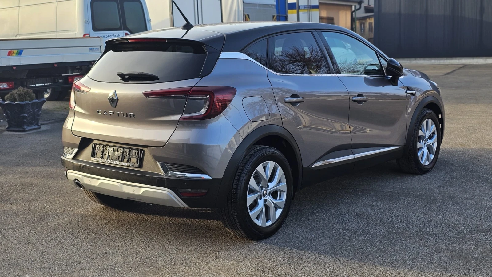 Renault Captur 1.5DCi 6SP IT-ИСТОРИЯ-ТОП СЪСТ.-КАМЕРА-ЛИЗИНГ - изображение 6