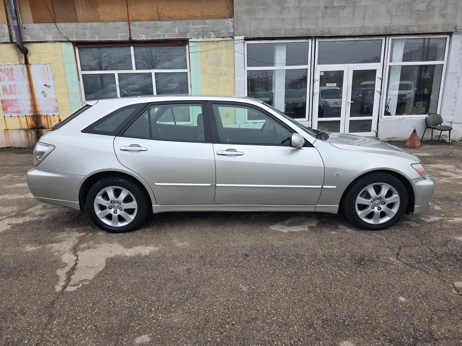 Lexus IS 200 2.0I ITALY  - изображение 4