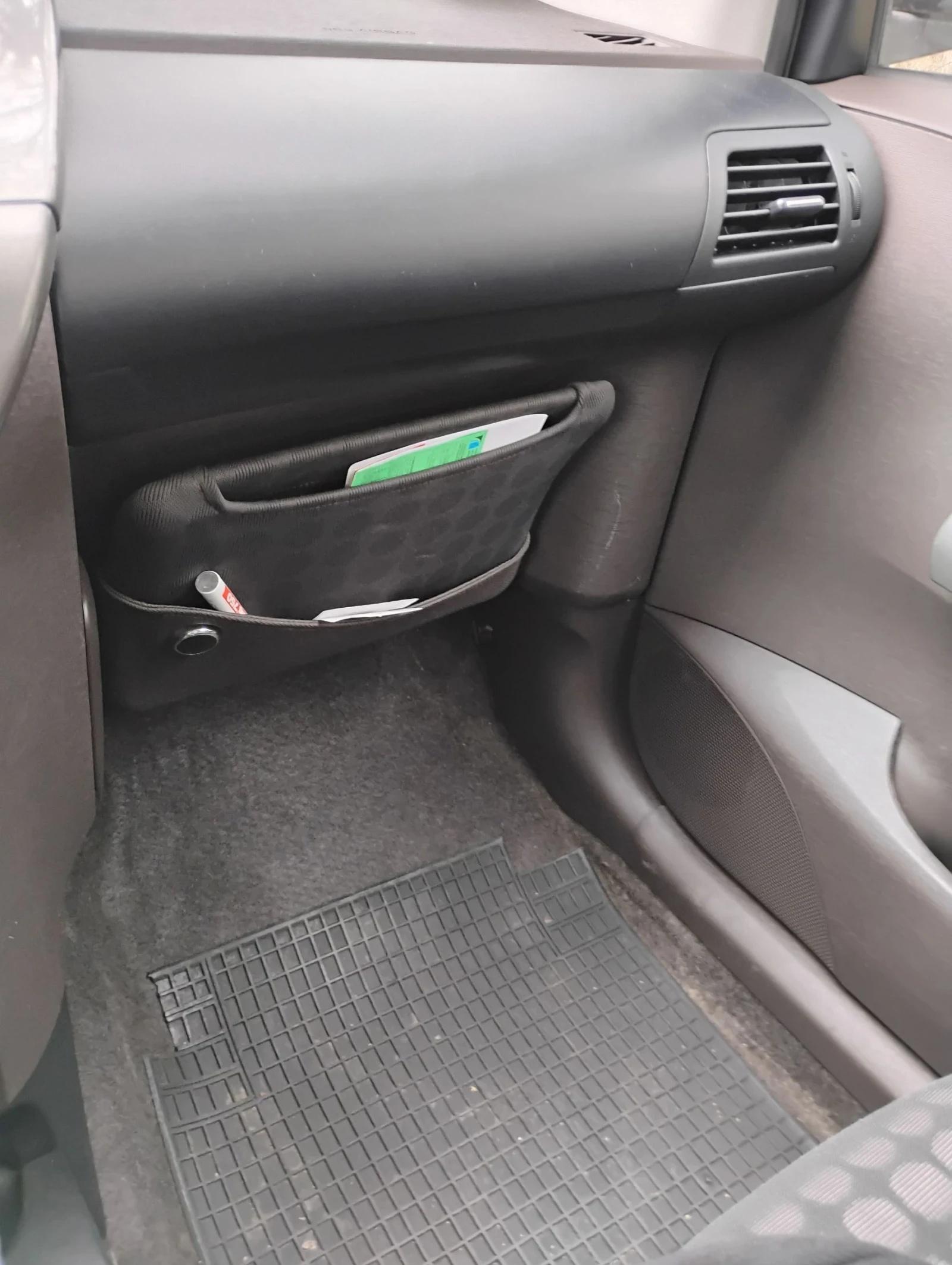 Toyota IQ, снимка 10 - Автомобили и джипове - 53908422