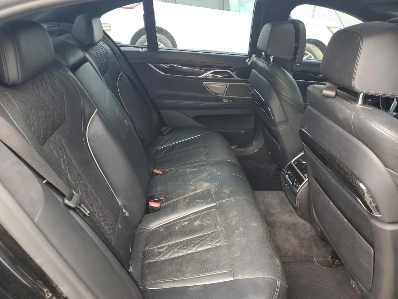 BMW 750 M-PACK* HARMAN KARDON* ОБДУХ* PANO* , снимка 10 - Автомобили и джипове - 53985405