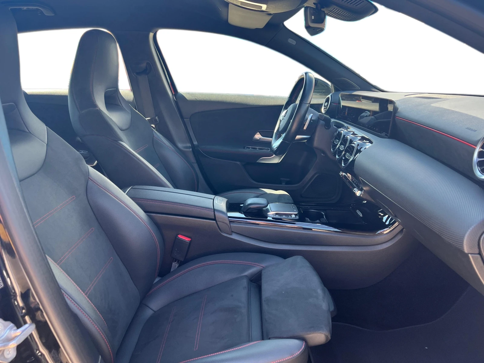 Mercedes-Benz A 220 4MATIC, снимка 11 - Автомобили и джипове - 54891028