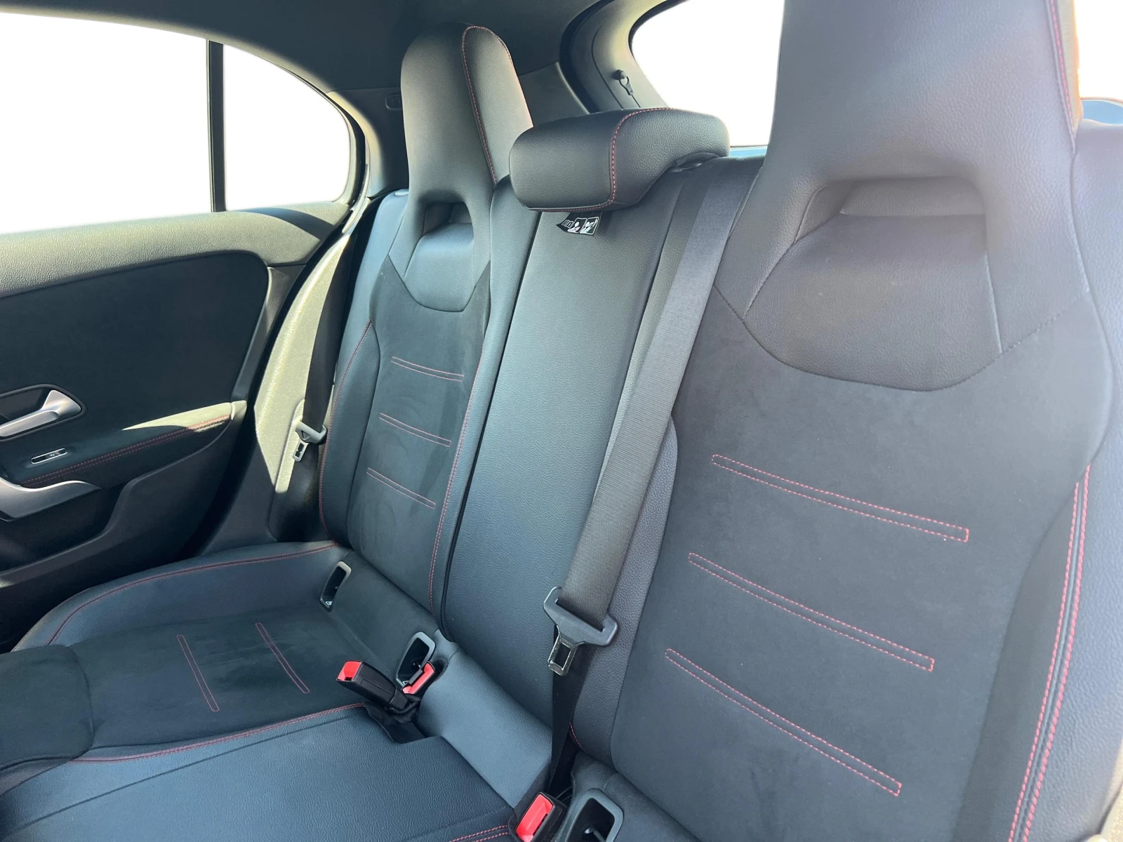 Mercedes-Benz A 220 4MATIC, снимка 12 - Автомобили и джипове - 54891028