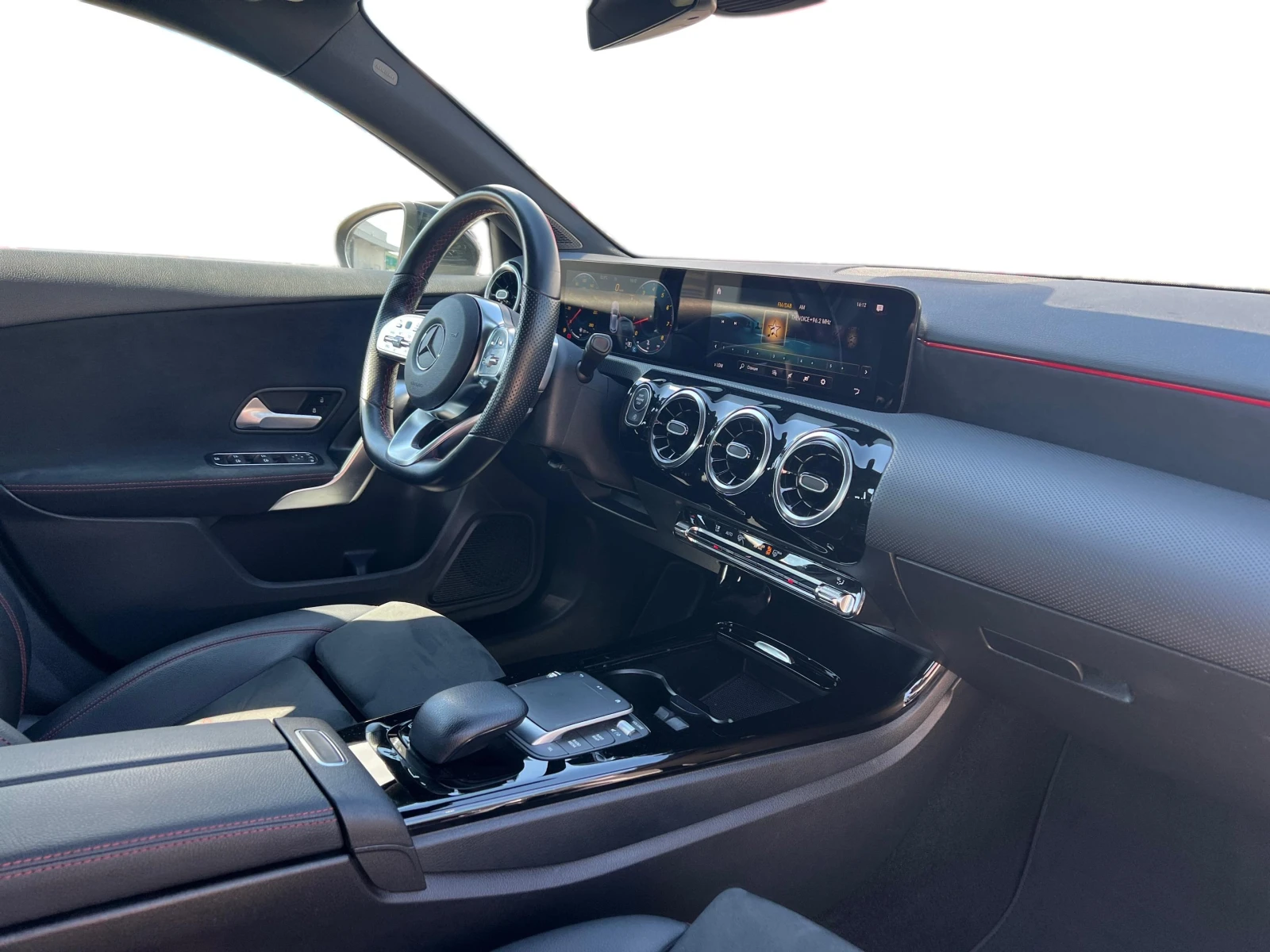 Mercedes-Benz A 220 4MATIC, снимка 9 - Автомобили и джипове - 54891028