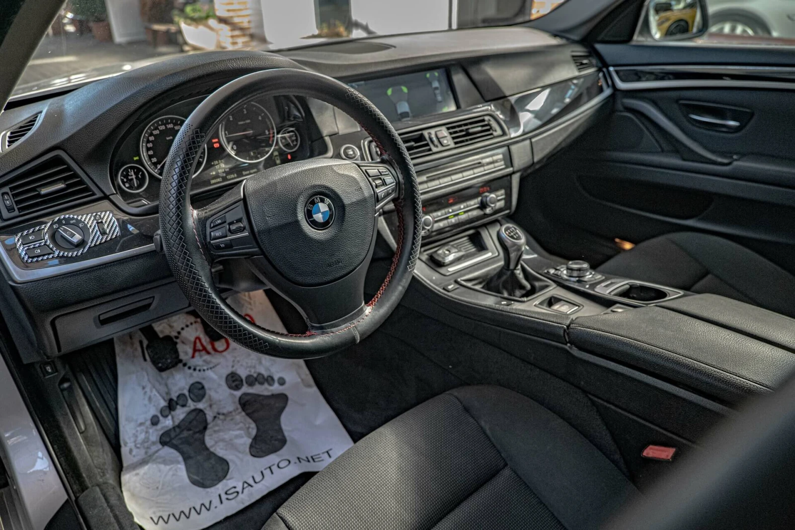 BMW 520 d/F11/Xenon/PDC/Панорама/Подгрев, снимка 8 - Автомобили и джипове - 55021402