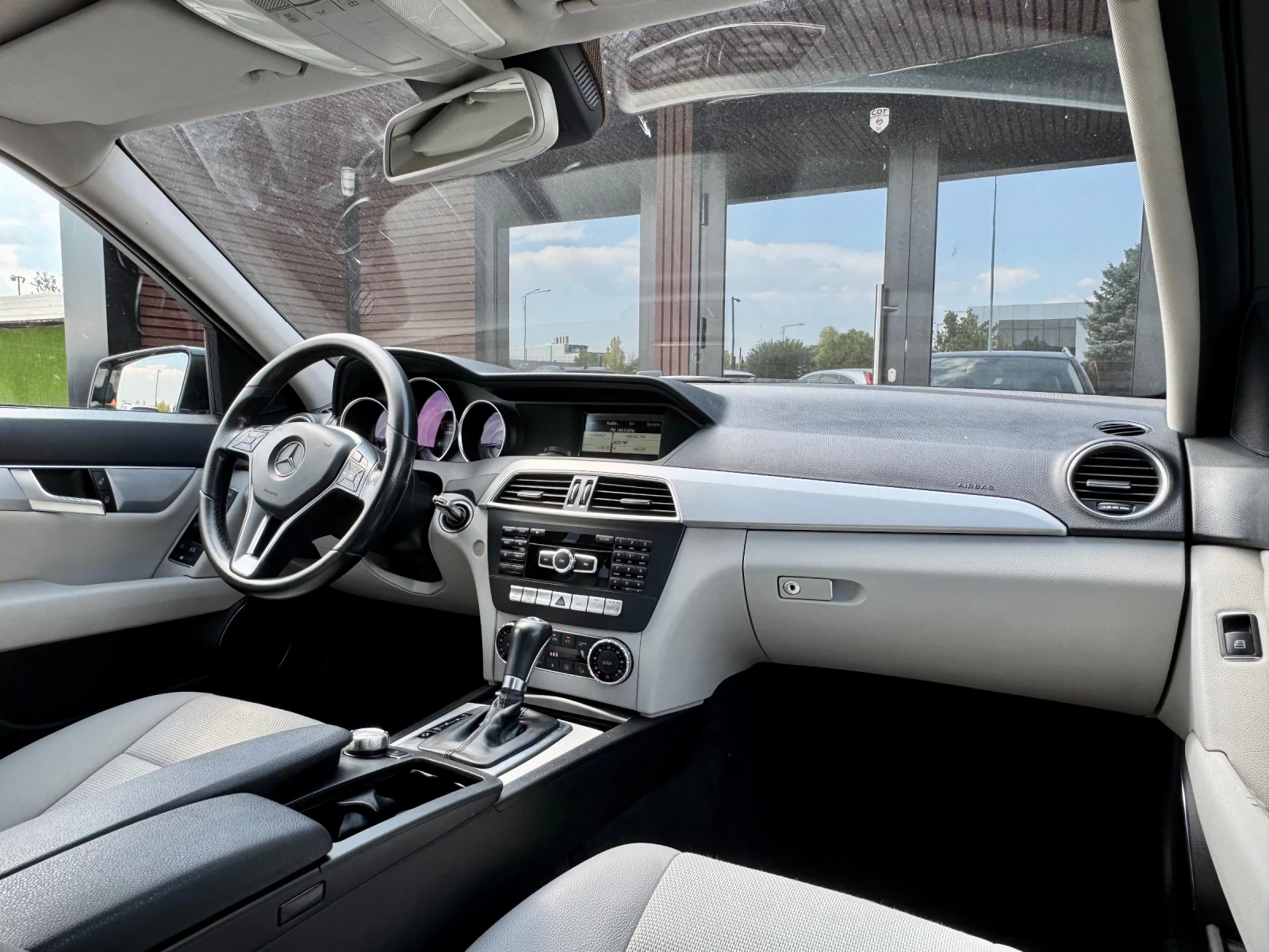 Mercedes-Benz C 250 Distronic* Blind Spot Assist* Harman/Kardon* ����� | Mobile.bg � ����������� 11