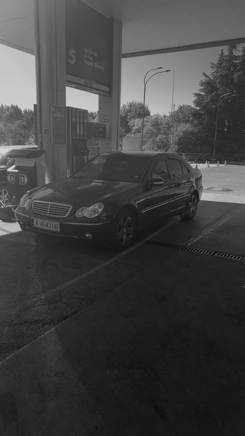 Mercedes-Benz C 220, снимка 3 - Автомобили и джипове - 56600259