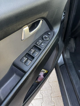 Kia Sportage 1.7 143Хил. Панорама, снимка 11