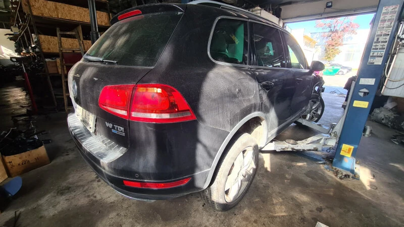 VW Touareg НА Части, снимка 5 - Автомобили и джипове - 47214709