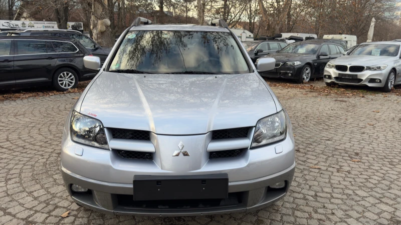 Mitsubishi Outlander 2.4i-АВТОМАТИК, снимка 2 - Автомобили и джипове - 48368903