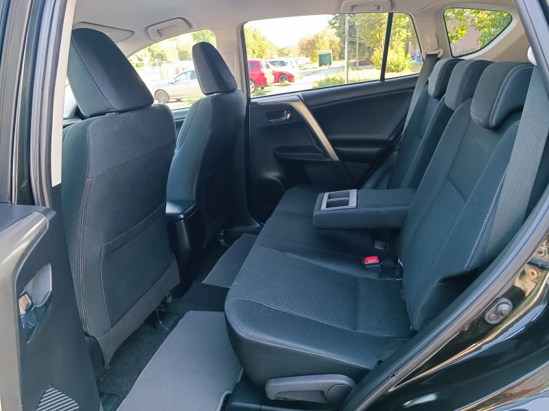 Toyota Rav4 2.0i-151кс-ШВЕЙЦАРИЯ-РЪЧКА-6ск-4х4-NAVI, снимка 10 - Автомобили и джипове - 51239703