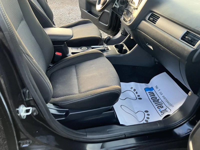 Mitsubishi Outlander, снимка 10 - Автомобили и джипове - 52830733