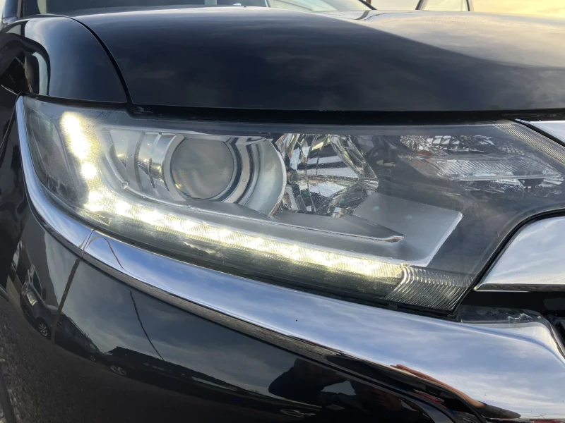 Mitsubishi Outlander, снимка 15 - Автомобили и джипове - 52830733