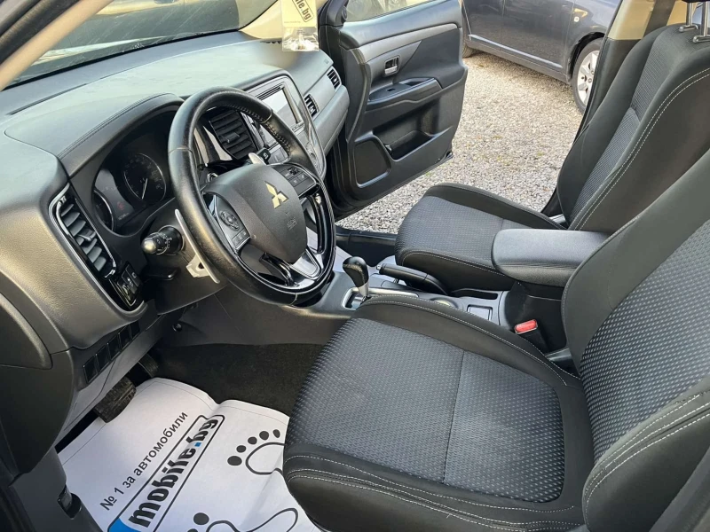 Mitsubishi Outlander, снимка 8 - Автомобили и джипове - 52830733