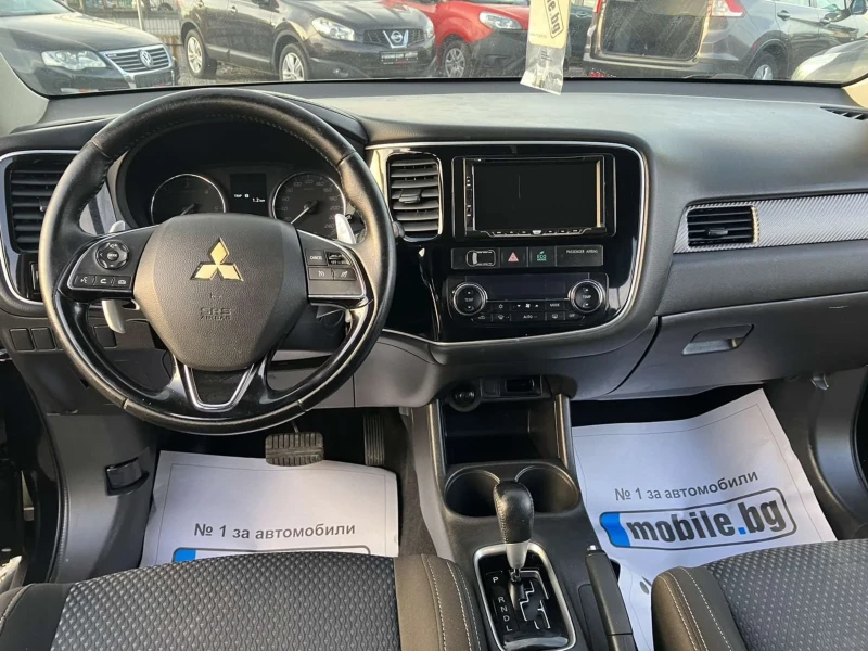 Mitsubishi Outlander, снимка 13 - Автомобили и джипове - 52830733