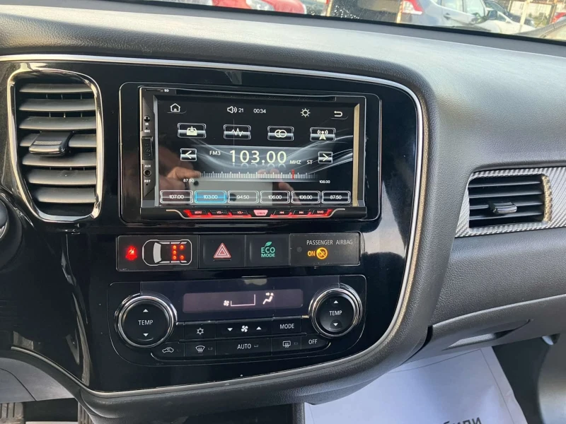 Mitsubishi Outlander, снимка 14 - Автомобили и джипове - 52830733