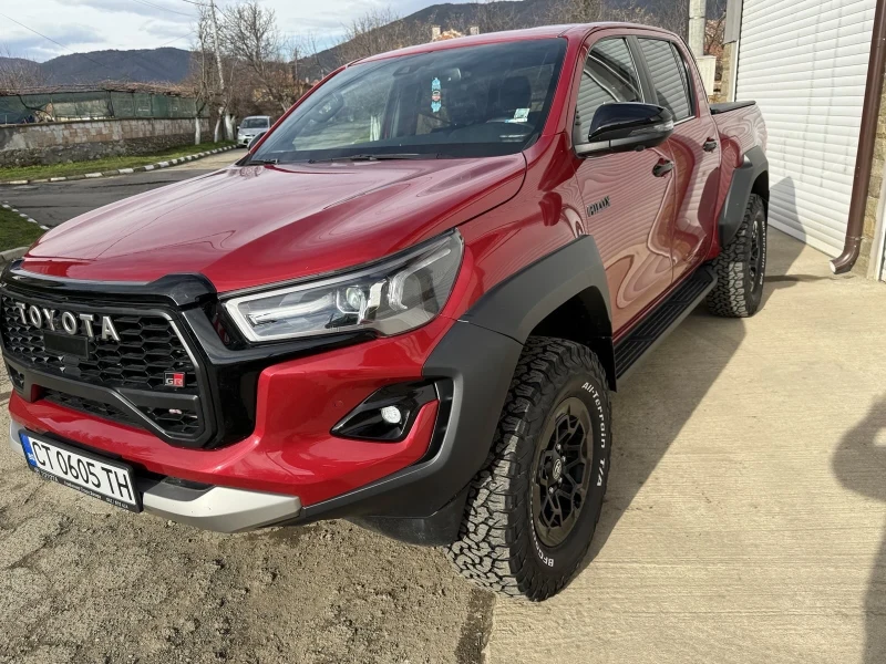 Toyota Hilux 2.8, снимка 15 - Автомобили и джипове - 52965550