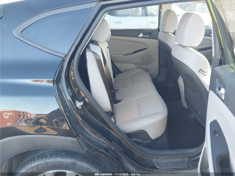 Hyundai Tucson SE* KAMERA* CARPLAY, снимка 10 - Автомобили и джипове - 53157222