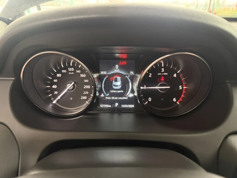 Land Rover Discovery Sport 2.0 turbo, снимка 16 - Автомобили и джипове - 53493355