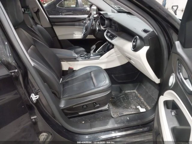 Alfa Romeo Stelvio Ti AWD 280кс * Възможност за Лизинг* , снимка 10 - Автомобили и джипове - 53038836