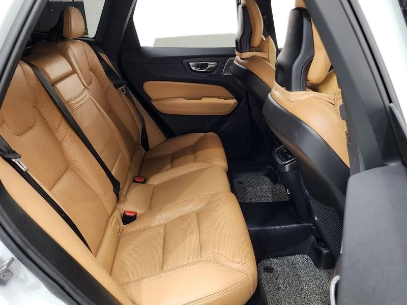 Volvo XC60 D4 Inscription| 190к.с., снимка 12 - Автомобили и джипове - 56105165