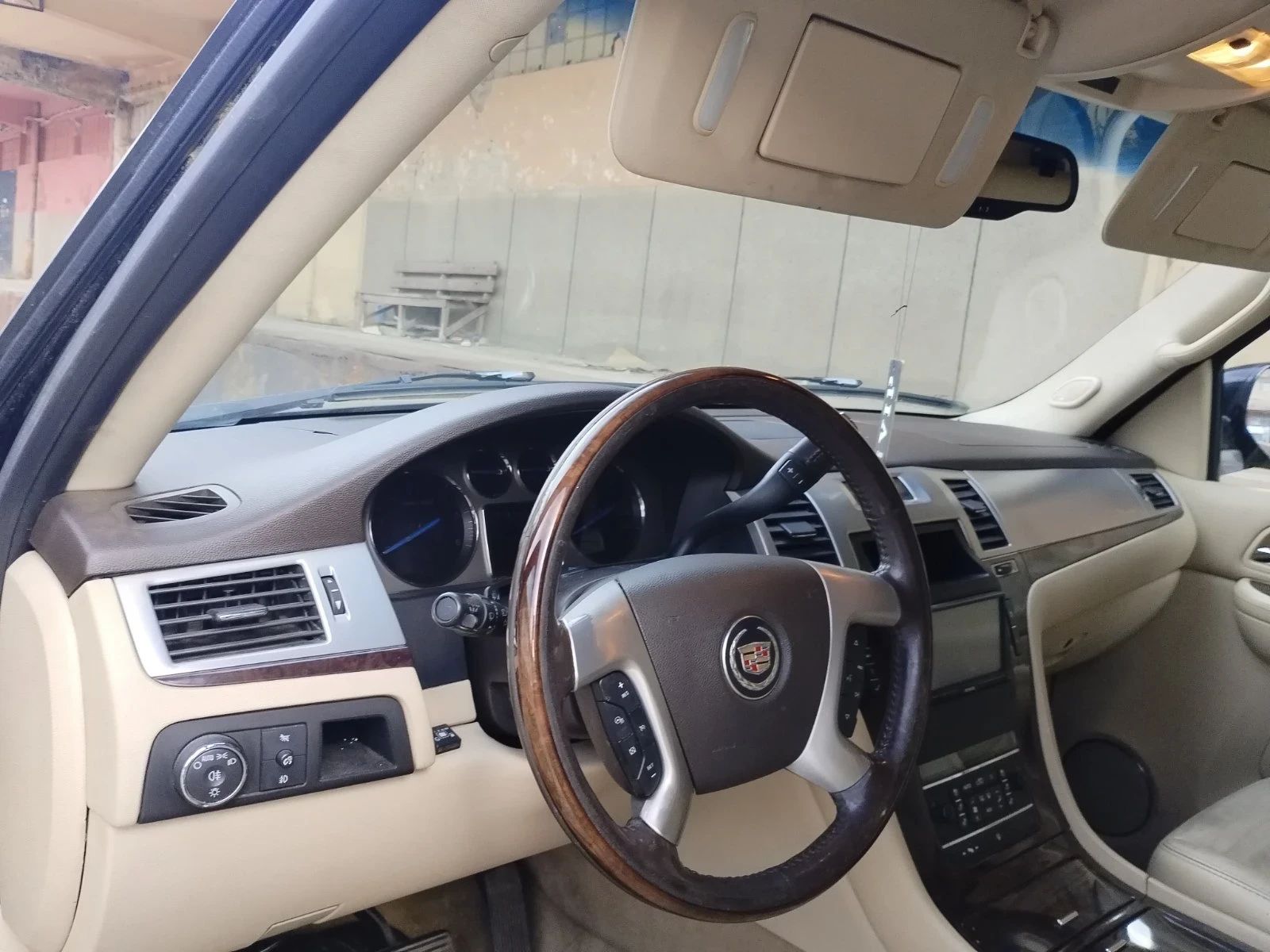 Cadillac Escalade 6.2 Газ 4х4 - изображение 6