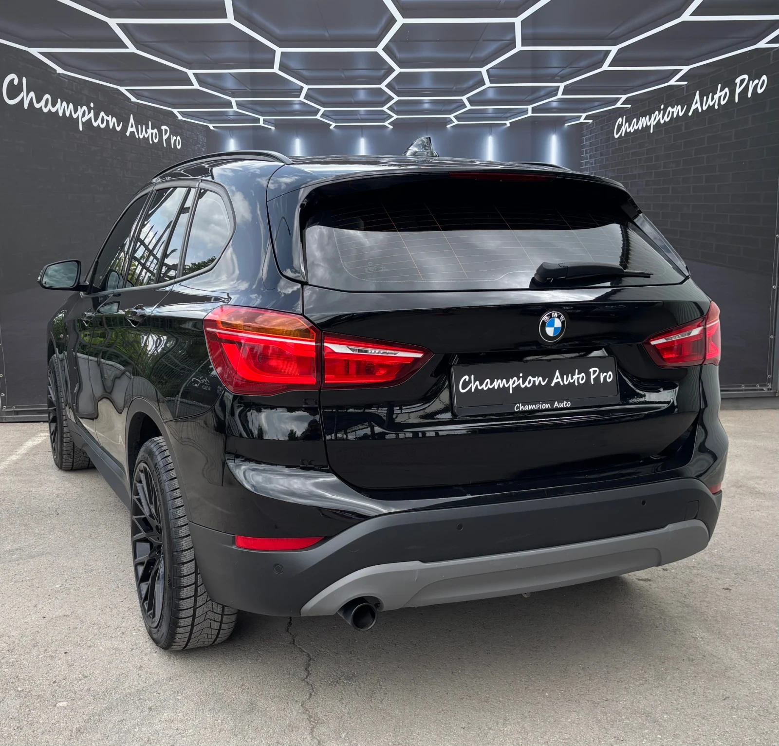 BMW X1 M-Packet AUTOMATIC - изображение 7