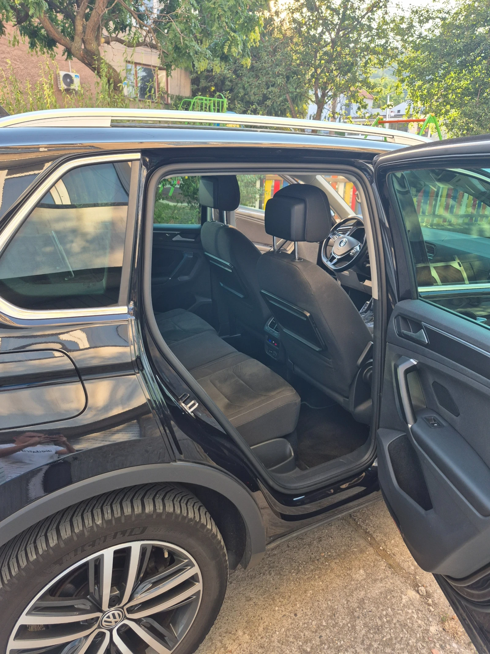 VW Tiguan 2.0 TDI 4x4 240 к.с Регистрирана !  - изображение 9