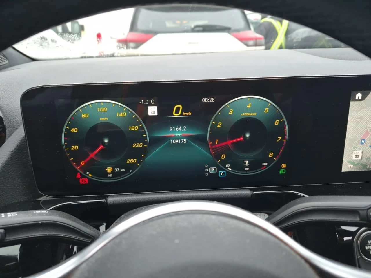 Mercedes-Benz GLA * 250 * CARFAX * ЦЕНА ДО БГ, снимка 8 - Автомобили и джипове - 54139018