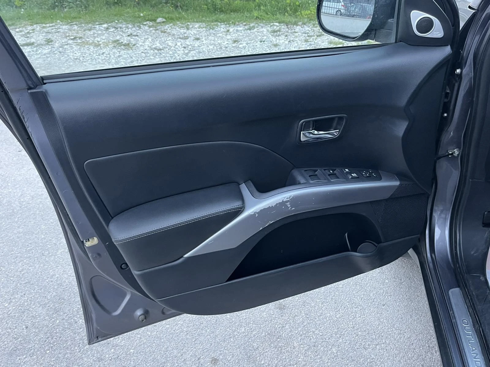 Mitsubishi Outlander 2.2TDI 156кс 6 СКОРОСТИ  4Х4 НАВИГАЦИЯ , снимка 7 - Автомобили и джипове - 54240864