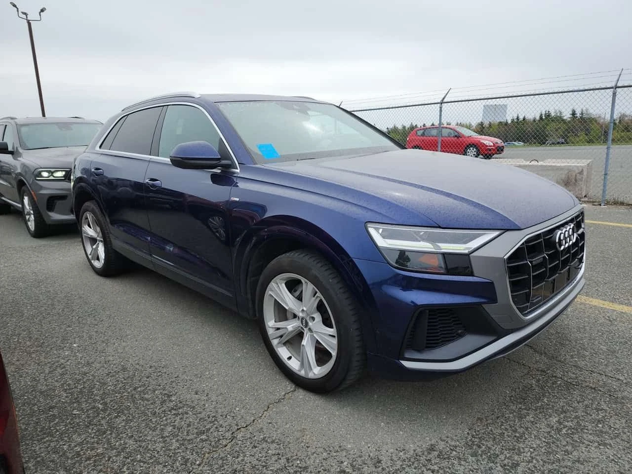 Audi Q8 * PROGRESSIV * ОБДУХВАНЕ * 360 * ПАНОРАМА * , снимка 2 - Автомобили и джипове - 54678025