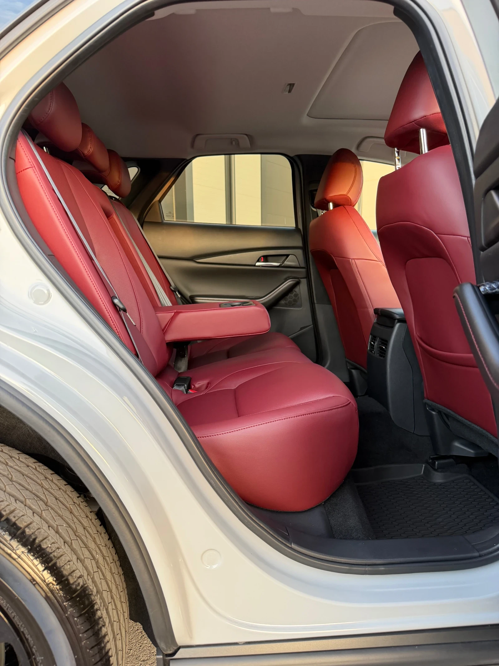 Mazda CX-30 * S Premium* 2.5 AWD * (НОВА)* , снимка 16 - Автомобили и джипове - 54677640