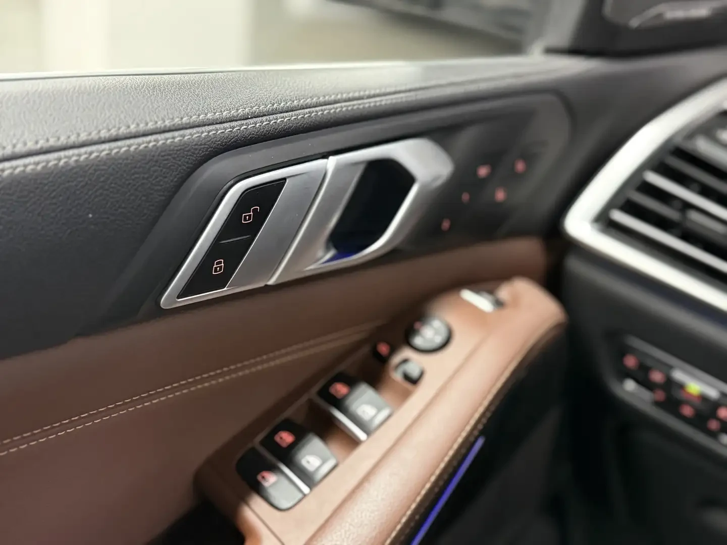 BMW X5 * pano* подгрев* обдухване* 360* harmon kardon* ЛИ, снимка 9 - Автомобили и джипове - 55989280