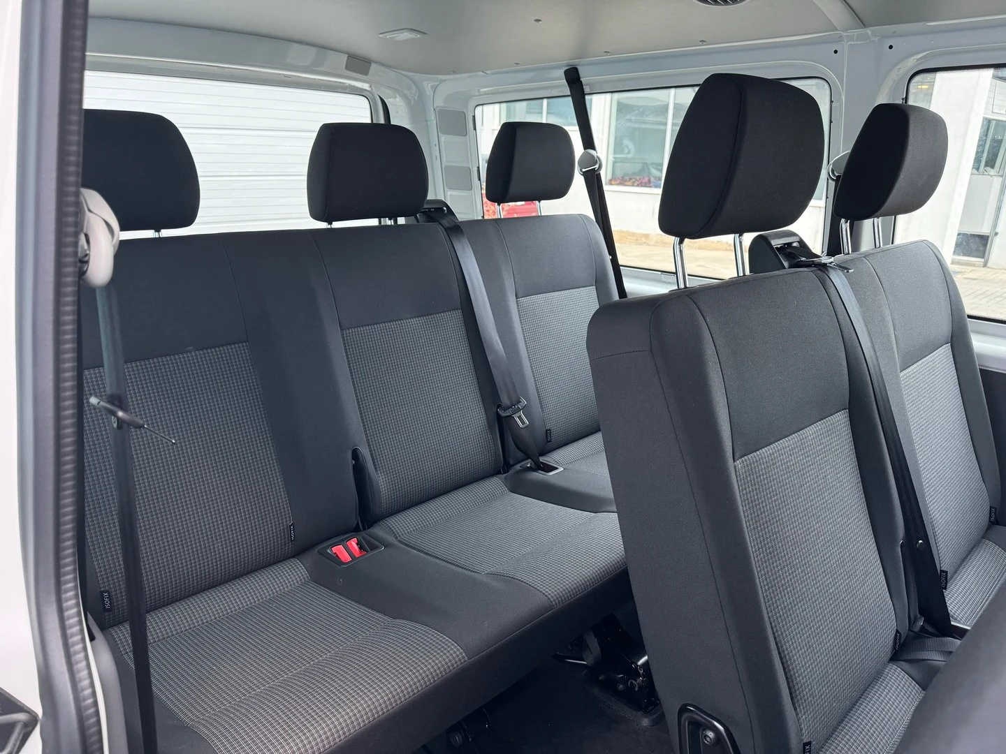 VW Transporter Kombi L 6.7 m3 TDI - изображение 9