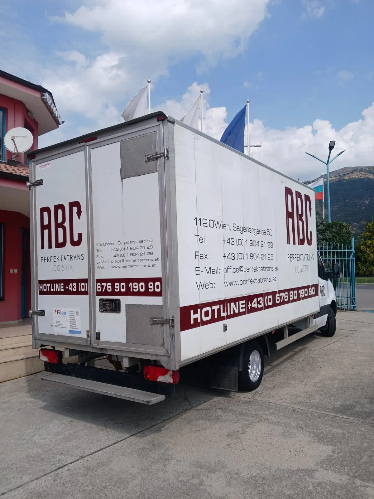 Mercedes-Benz Sprinter 516 CDI* Климатик* 4.80 метра фургон, снимка 9 - Бусове и автобуси - 55791734