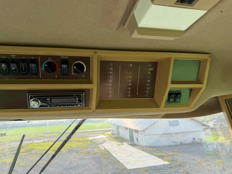 Комбайн John Deere T670 + 7.5 МЕТРА ХЕДЕР ЛИЗИНГ, снимка 12 - Селскостопанска техника - 52017558