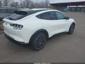 Ford Mustang Mach-E Premium, снимка 4