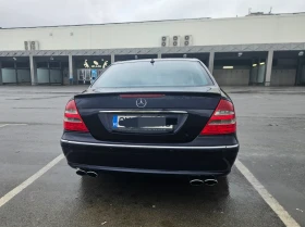     Mercedes-Benz E 240 -