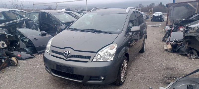 Toyota Corolla verso 1.8vvti-на части автоматик, снимка 1 - Автомобили и джипове - 47604095