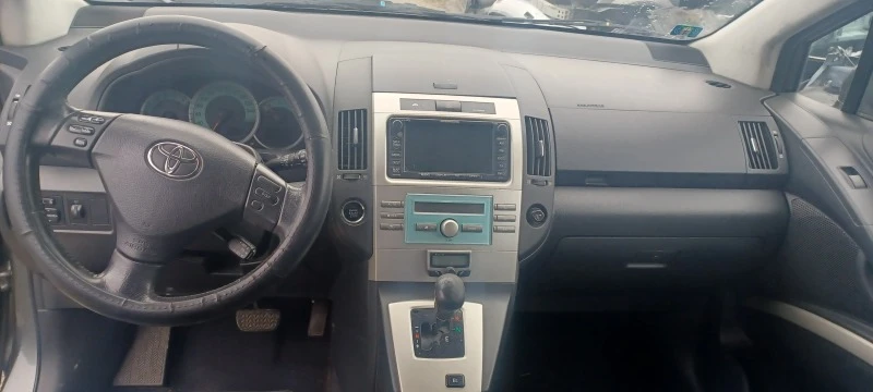 Toyota Corolla verso 1.8vvti-на части автоматик, снимка 5 - Автомобили и джипове - 47604095