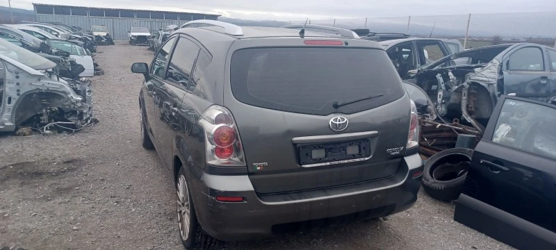 Toyota Corolla verso 1.8vvti-на части автоматик, снимка 2 - Автомобили и джипове - 47604095