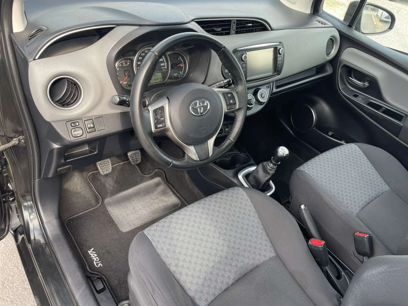 Toyota Yaris 1.4 D4D, снимка 11 - Автомобили и джипове - 47236765