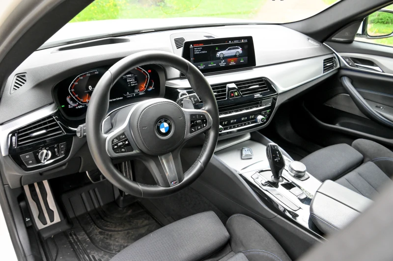 BMW 530 D* M paket* Germany* 360camera* Keyless go* HUD* , снимка 9 - Автомобили и джипове - 47417863