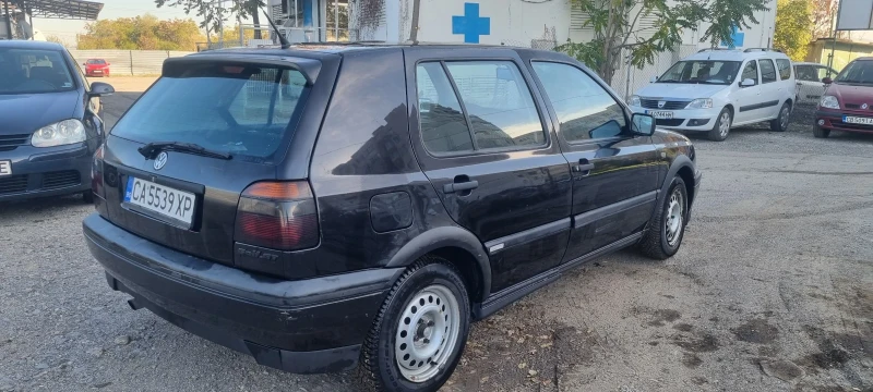 VW Golf 1.6 101, снимка 6 - Автомобили и джипове - 47666543