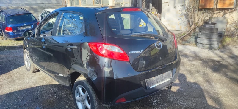 Mazda 2 1.3, снимка 13 - Автомобили и джипове - 48325276