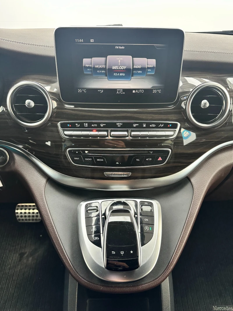 Mercedes-Benz V 300 V 250* Exclusive* 4Matic* Burmester First Class* 3, снимка 10 - Автомобили и джипове - 51906146